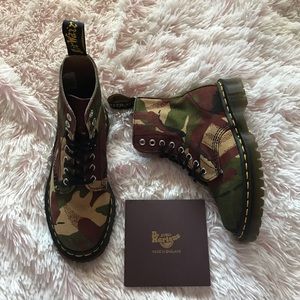 Dr. Martens MIE UK3/US5